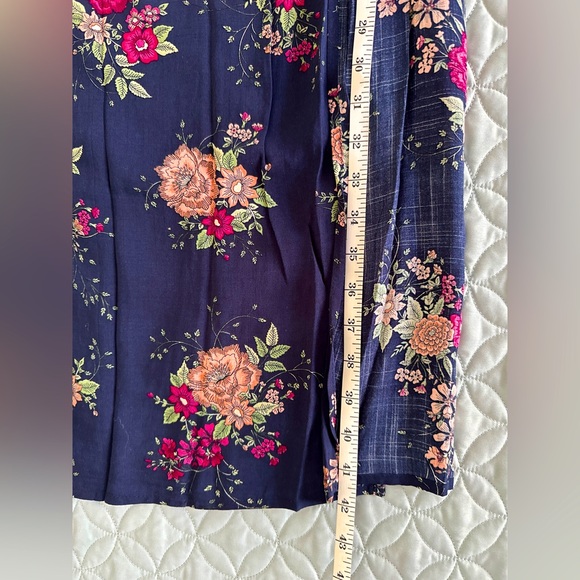 Torrid Floral Kimono, size 00 - Picture 10 of 10